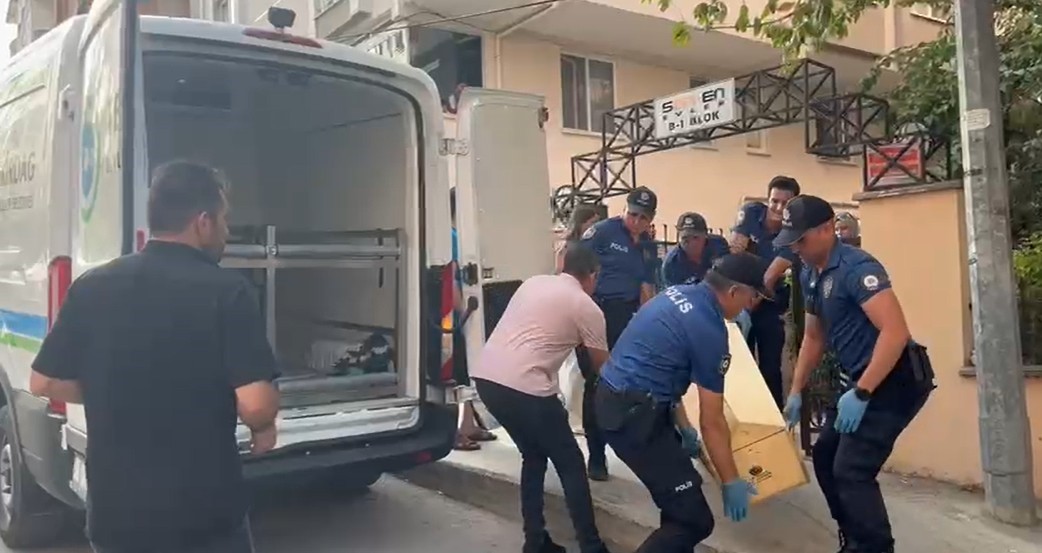 5 Katlı Binadan Düşen Genç Hayatını Kaybetti (2)