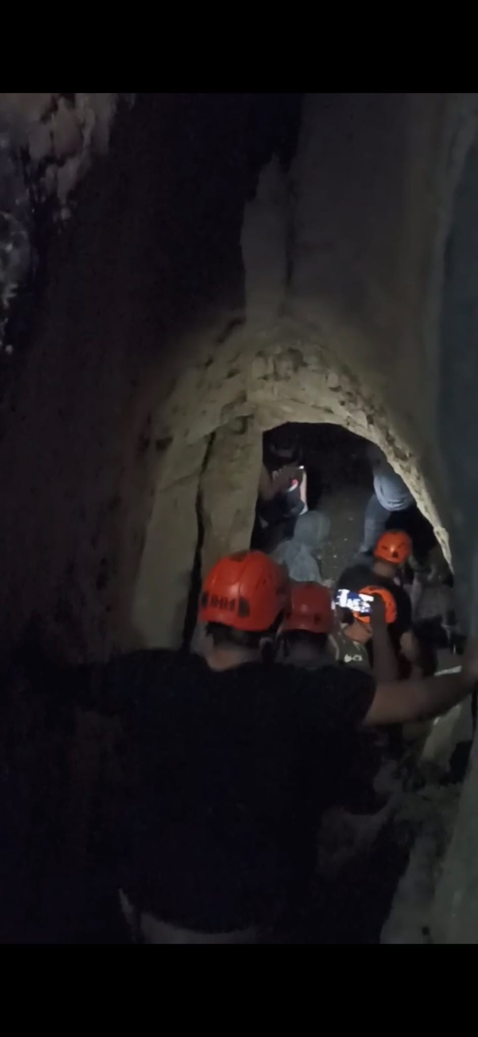 5 Metre Yükseklikten Mağaraya Düşen Genç Kurtarıldı (2)