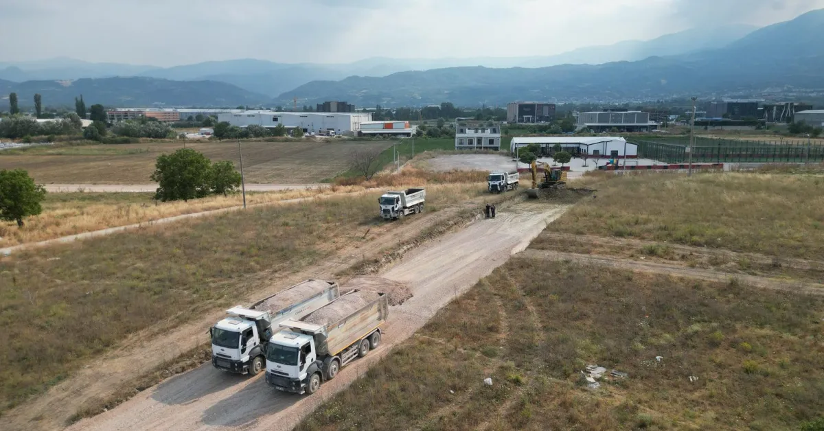 Akhisar Mahallesi’nde 2,15 Milyon Tl’lik Yatırımla Yeni İmar Yolları Açılıyor (2)