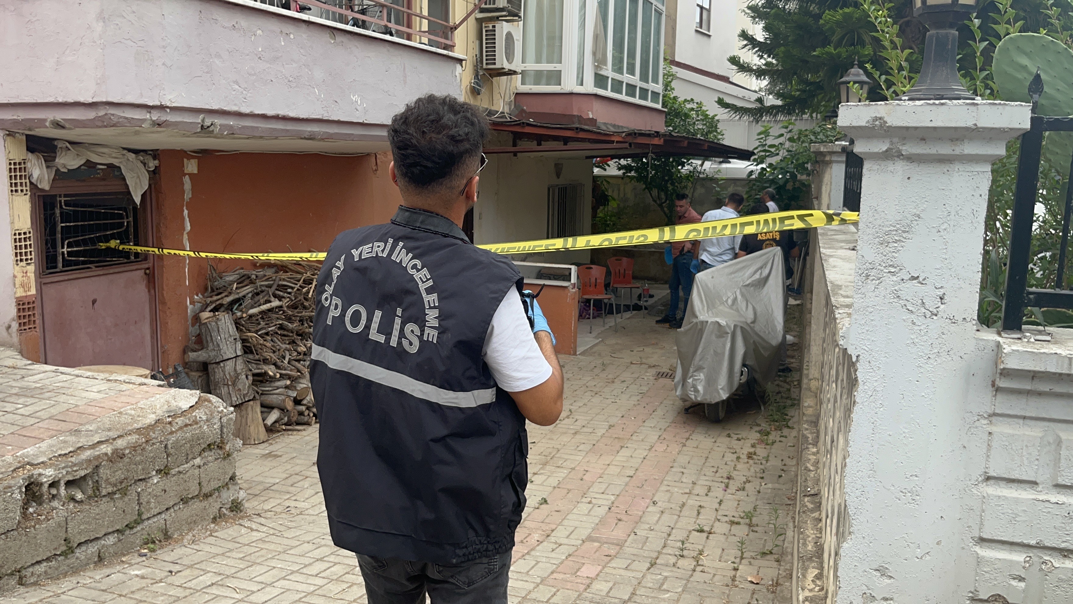 Alanya'da Evinin Önünde Ölü Bulundu (1)