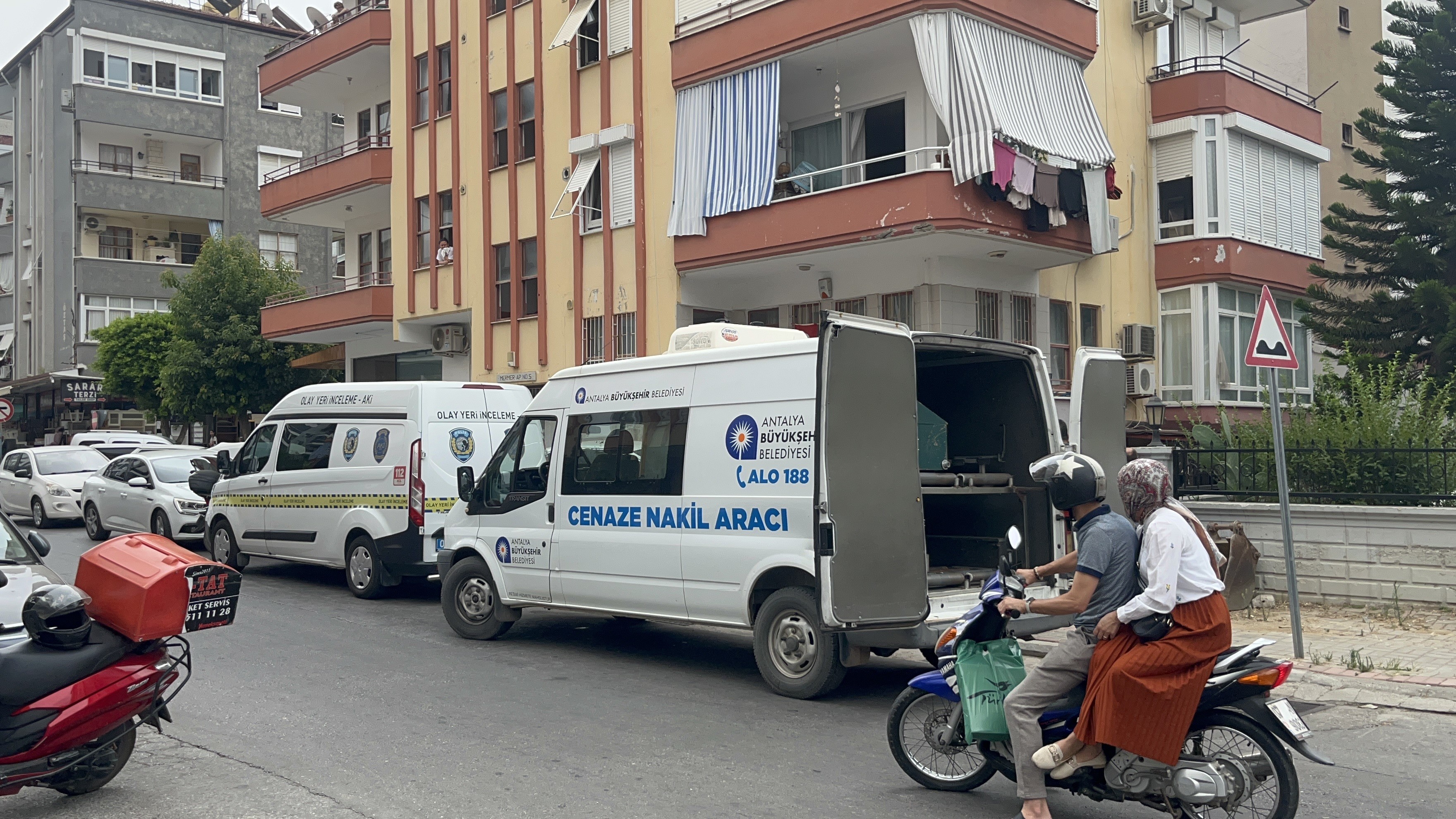 Alanya'da Evinin Önünde Ölü Bulundu (2)