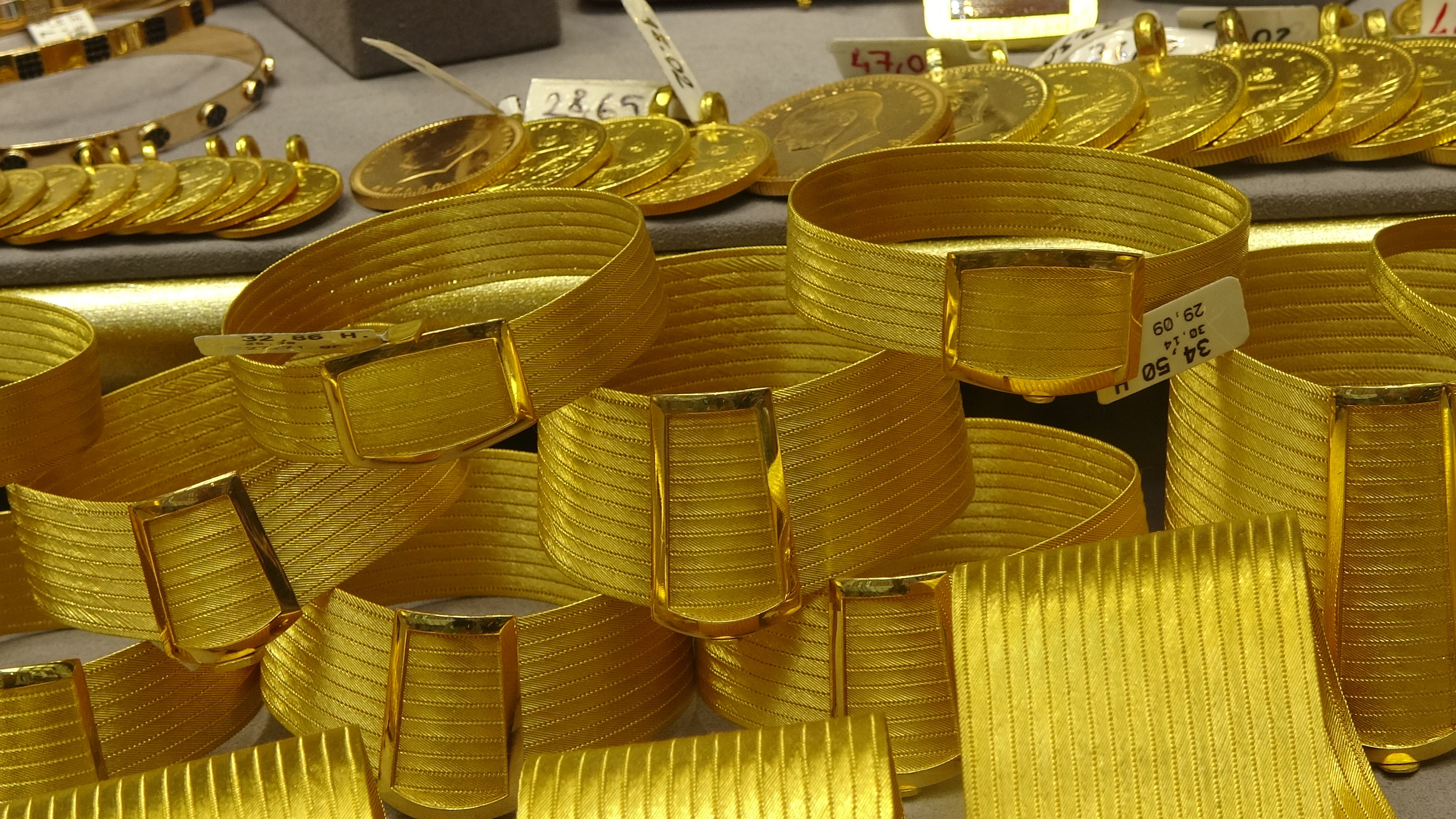 Altını Alan Değil Satan Daha Fazla (6)