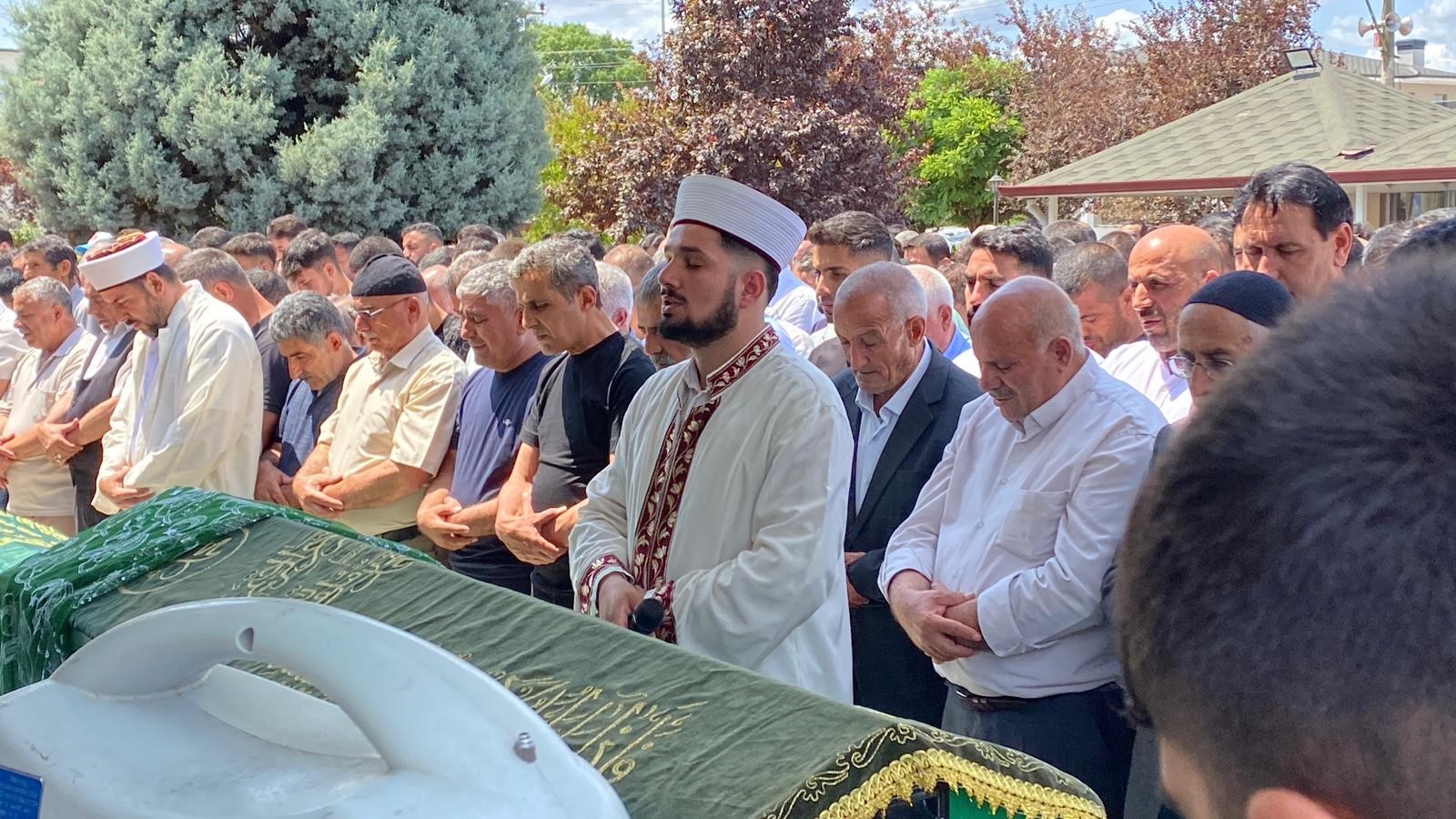 Amcaları Tarafından Öldürülen 2 Kardeş Defnedildi (3)