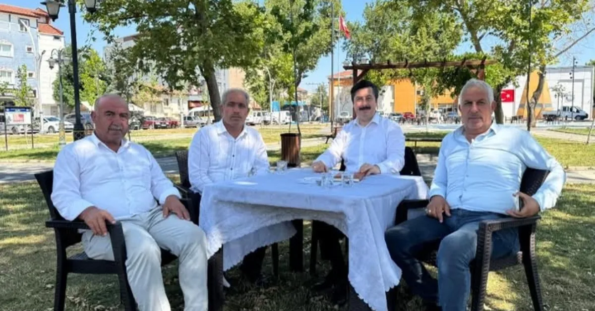 Başkan Makamını Parka Taşıdı, Vatandaşlarla Birebir Görüşüyor