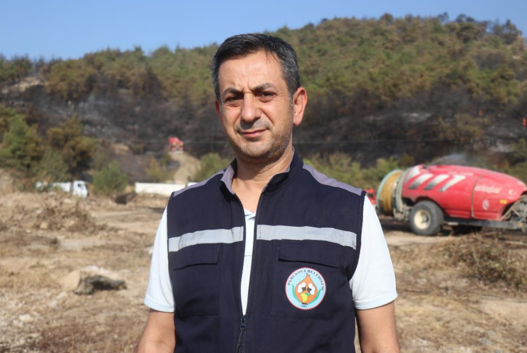 Belediye Başkanı Alevlerin Ortasında Kaldı