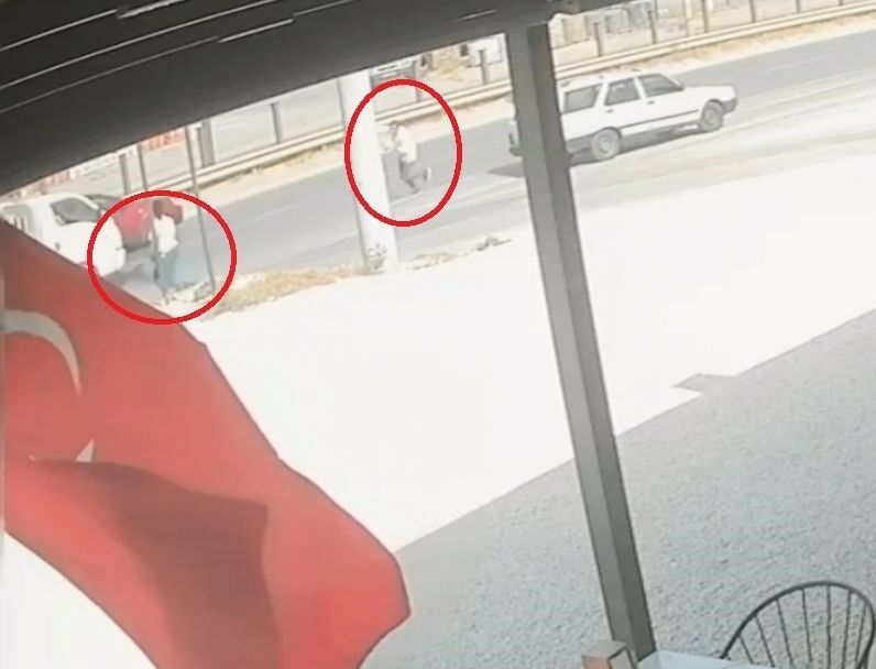 Bursa'da Eşini Sokak Ortasında Bıçaklayarak Öldüren Kocaya Müebbet Hapis! (1)