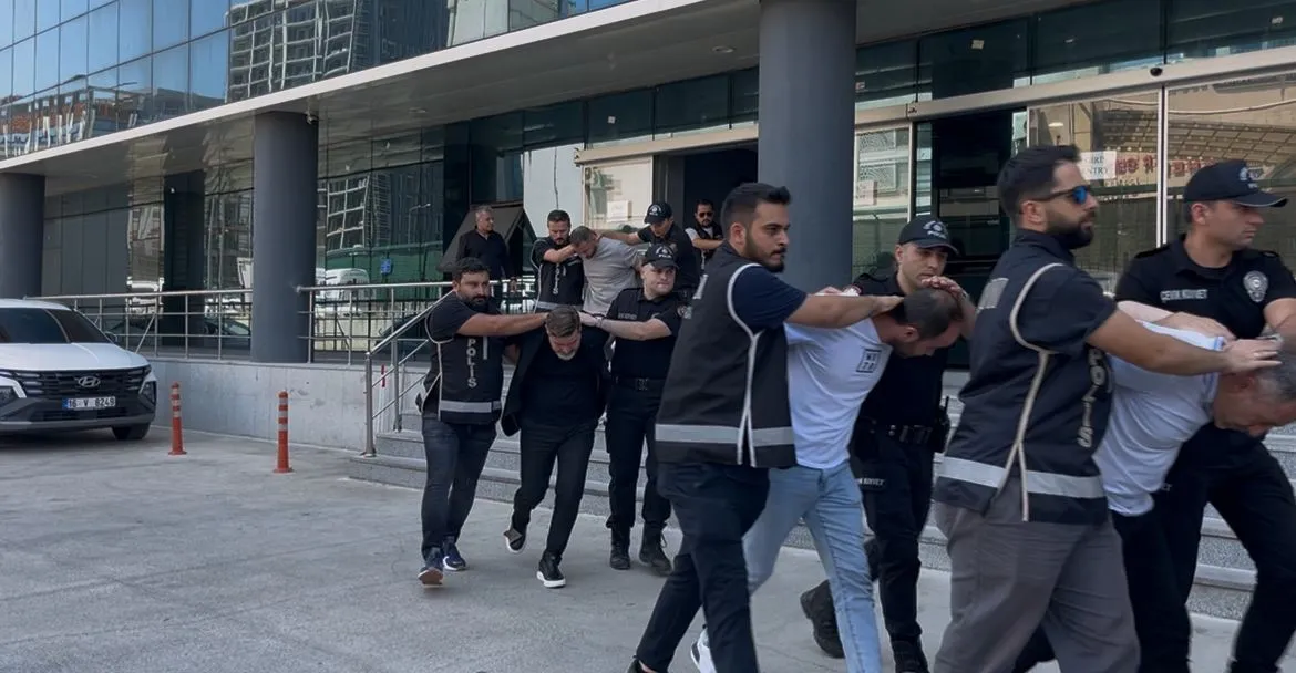 Bursa’da Silahlı Suç Örgütü Çökertildi 17 Kişi Tutuklandı (2)