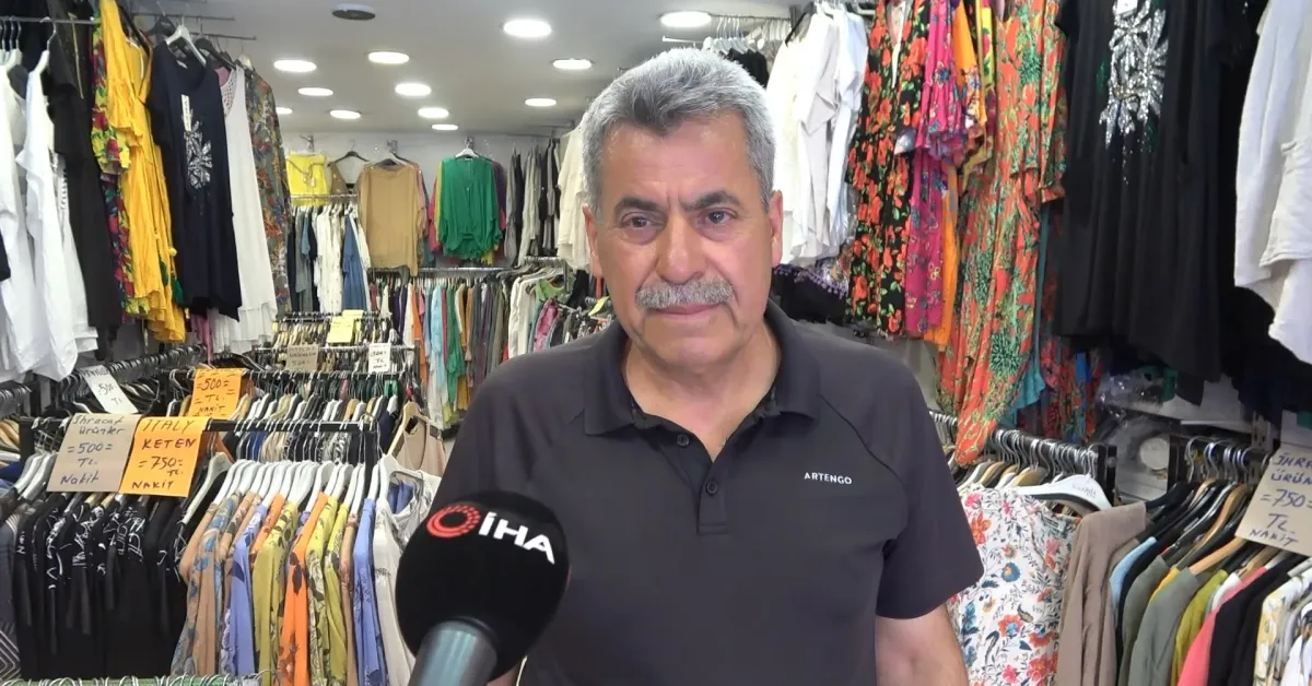 Bursalı Esnaf Yaralı Kargayı Zabıta Ekiplerine Teslim Etti (1)