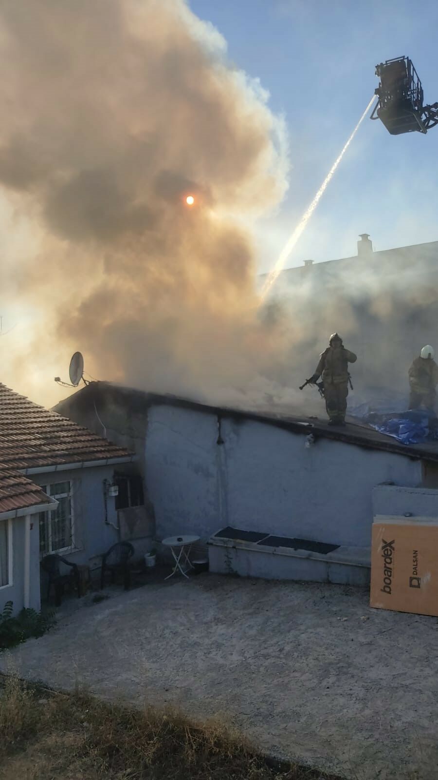 Çakmakla Oynayan Çocuk Yangın Çıkardı (2)