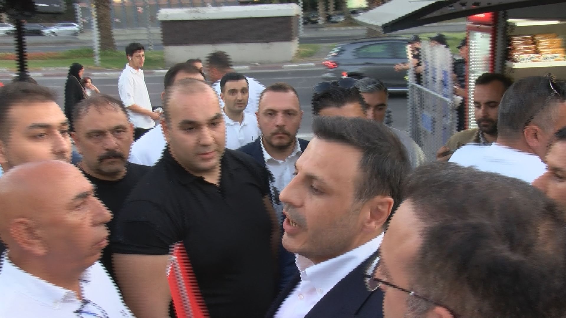 Chp İstanbul İl Başkanı Özgür Çelik Emniyette Ifade Verdi (5)