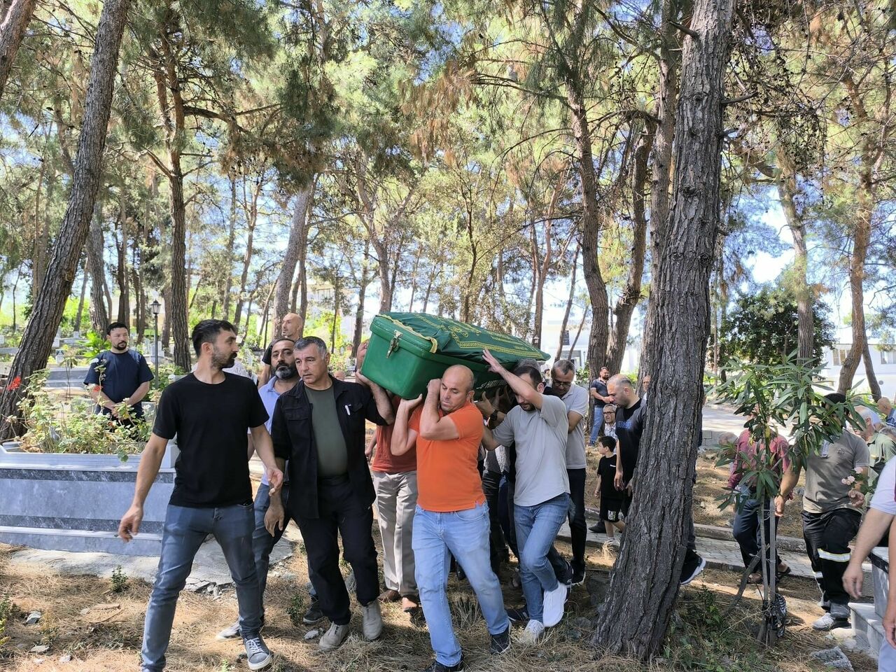 Doğum Esnasında Genç Kadın Vefat Etti, Evladı Yaşama Tutundu (4)