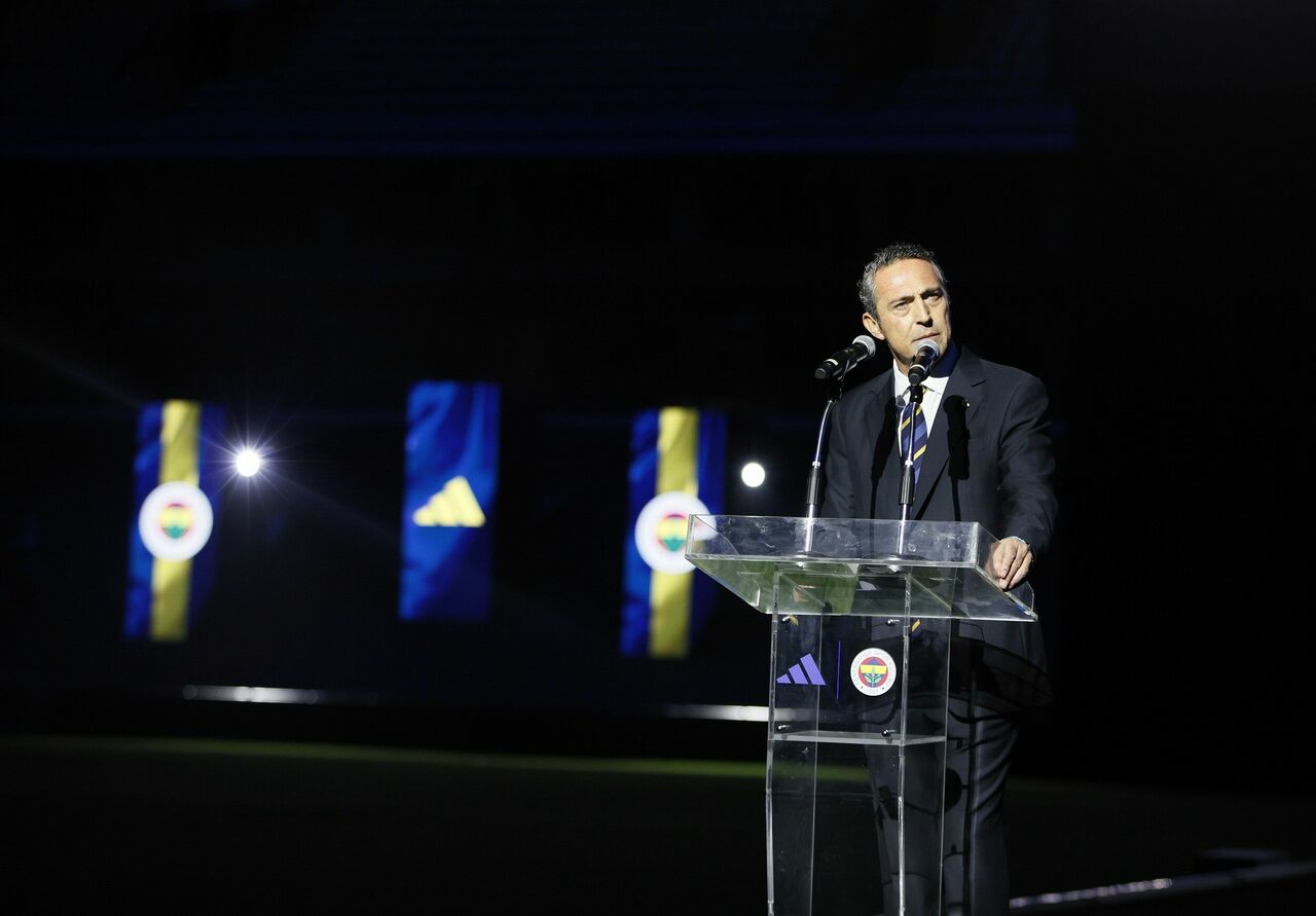 Fenerbahçe'nin 2025 2026 Sezonu Formalarının Lansmanı Yapıldı (5)
