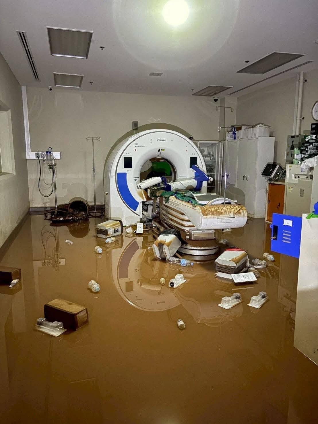 Fırtına Felakete Yol Açtı 7 Ölü, 143 Yaralı (1)