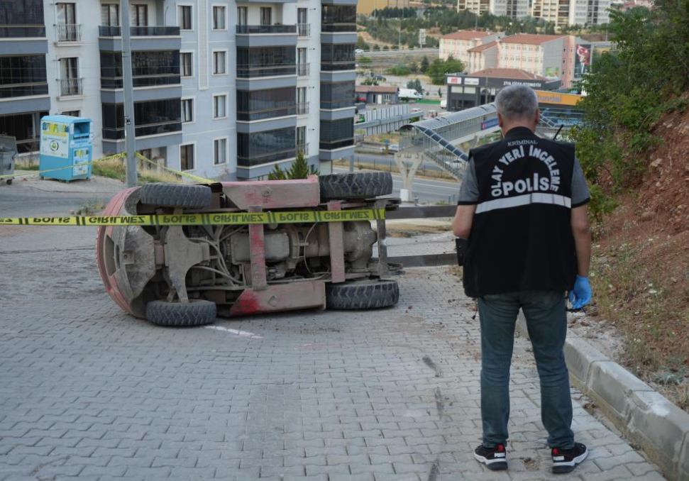 Forkliftin Altında Kalan 16 Yaşındaki Sürücü Hayatını Kaybetti (2)