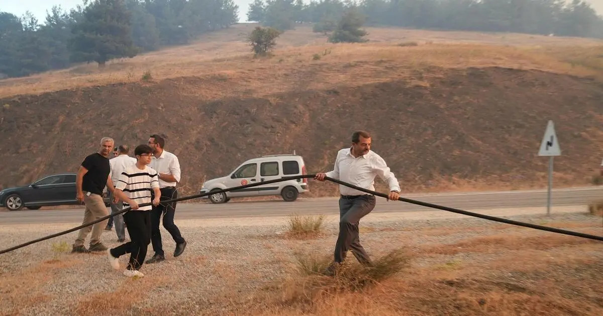Genç Gazete Başkan Işık Yangını Gözyaşlarıyla İzledi “Hayatımın En Zor Gecesiydi” 1