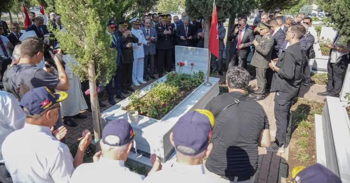 Genç Gazete Bursa’da 15 Temmuz Programı Şehitlik Ziyaretiyle Başladı 1