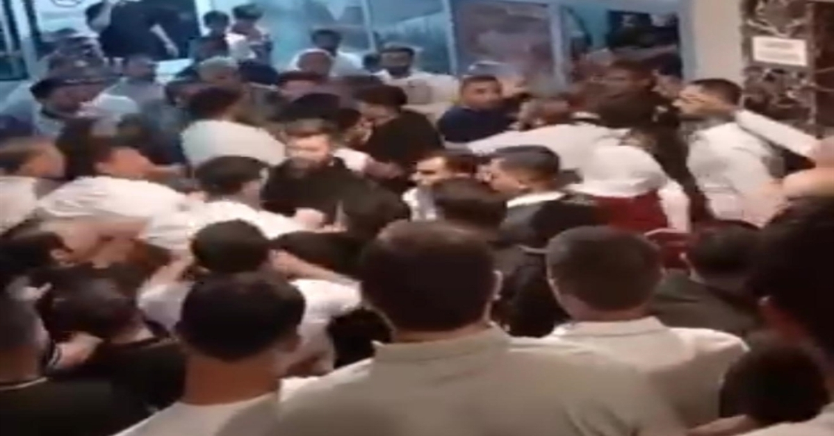 Genç Gazete Bursa’da Düğün Salonunda Kavga Tekme Ve Yumruklar Havada Uçuştu-1