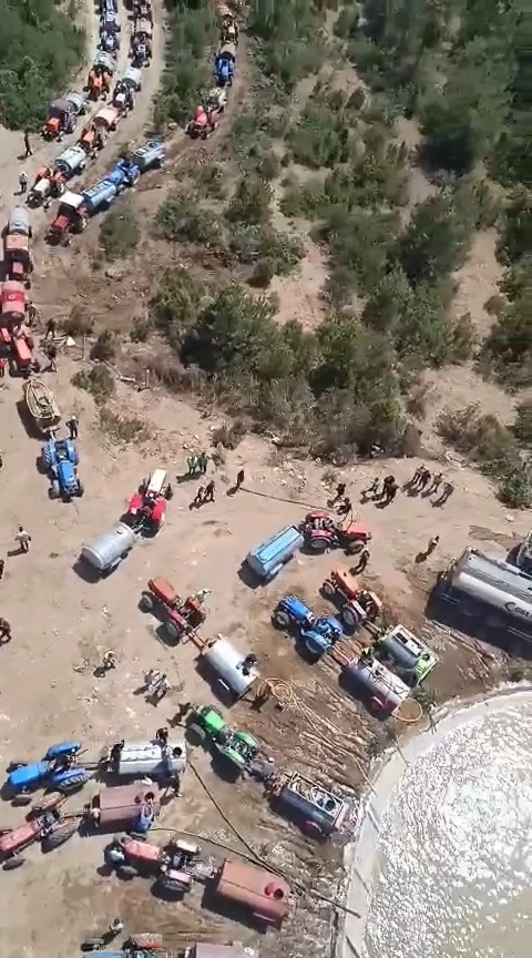Genç Gazete Bursa'da Yangında Helikopterler İçin Su Tükendi, Çiftçiler Traktörleriyle Yetişti 1