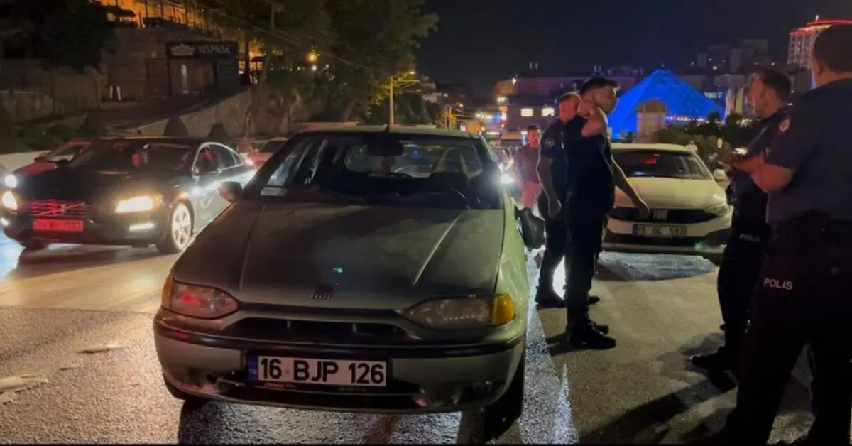 Genç Gazete Bursa’da Yol Verme Kavgası Büyüdü 3 Kişiye Araçla Çarptı 11