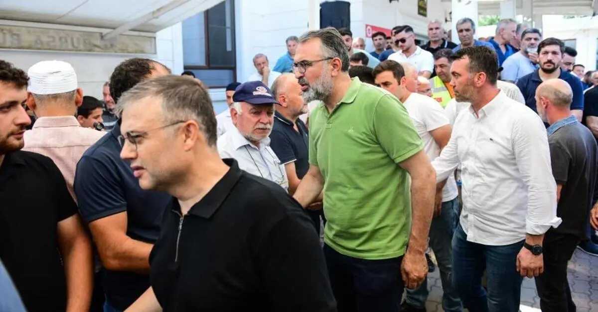Genç Gazete Bursa’daki Yangında Şehit Olan 3 Gönüllü Kahraman Son Yolculuklarına Uğurlandı 1