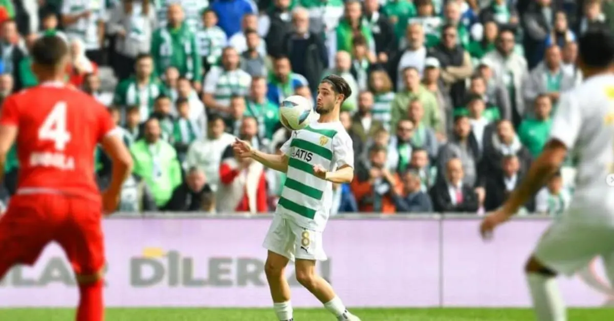 Genç Gazete Bursaspor’da Ayrılıklar Netleşti İki Futbolcu Gönderildi, Biri Kiralandı 11