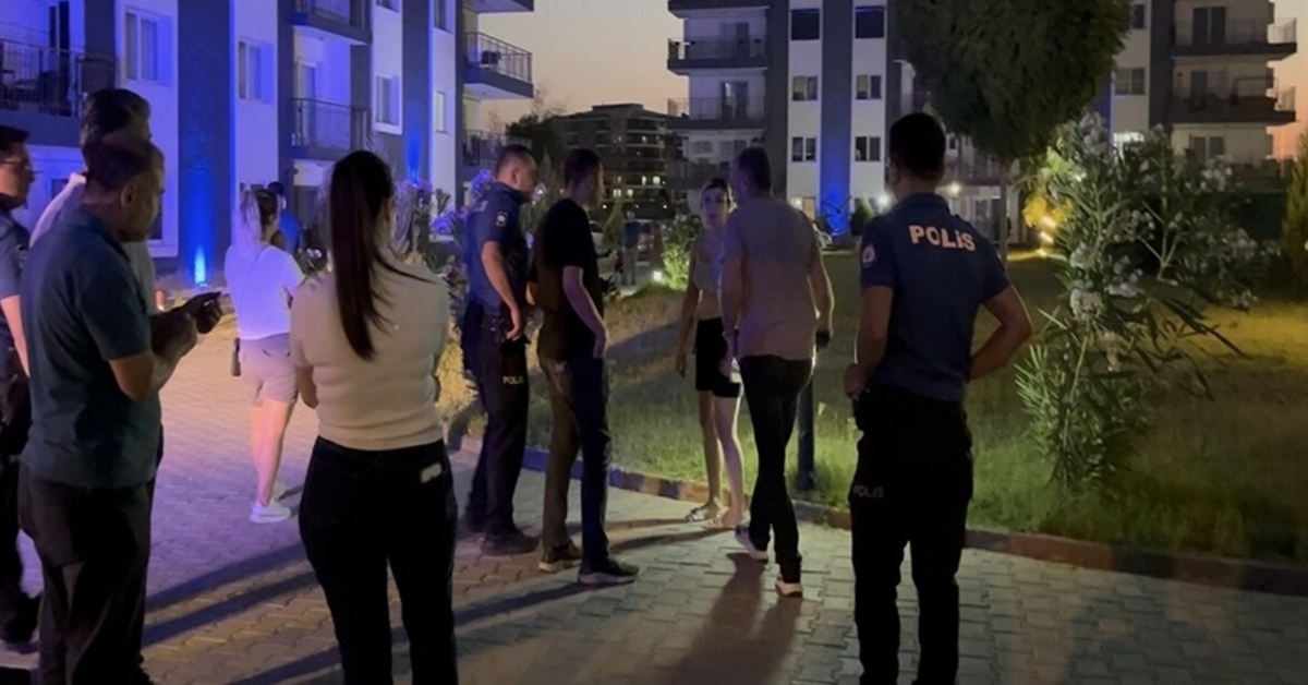 Genç Gazete Düşerek Yaralandı Sanıldı, Eşi Tarafından Bıçaklandığı Ortaya Çıktı 1