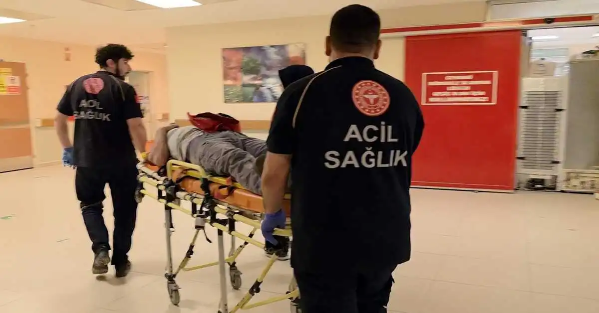 Genç Gazete İnegöl’de İşçi Kamyon Kapağına Elini Sıkıştırdı 1