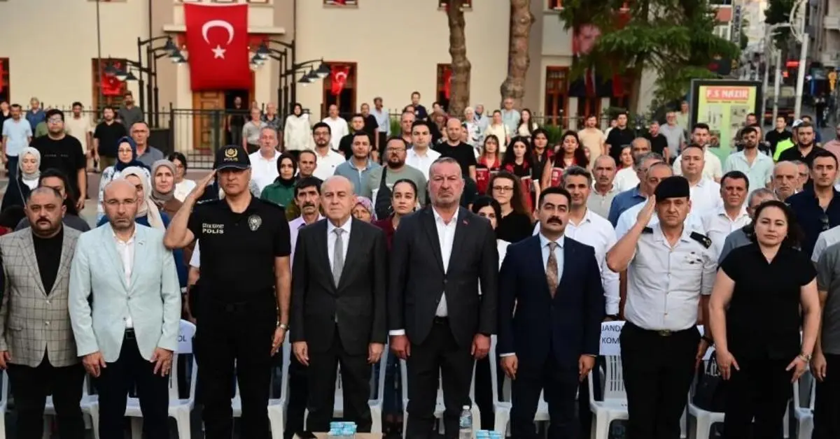 Genç Gazete Karacabey’de 15 Temmuz Ruhu Başkan Karabatı’dan Bayrak Dağıtımı Ve Milli Birlik Mesajı 2