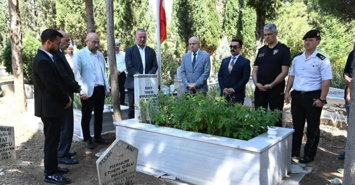 Genç Gazete Karacabey’de 15 Temmuz Ruhu Başkan Karabatı’dan Bayrak Dağıtımı Ve Milli Birlik Mesajı 3