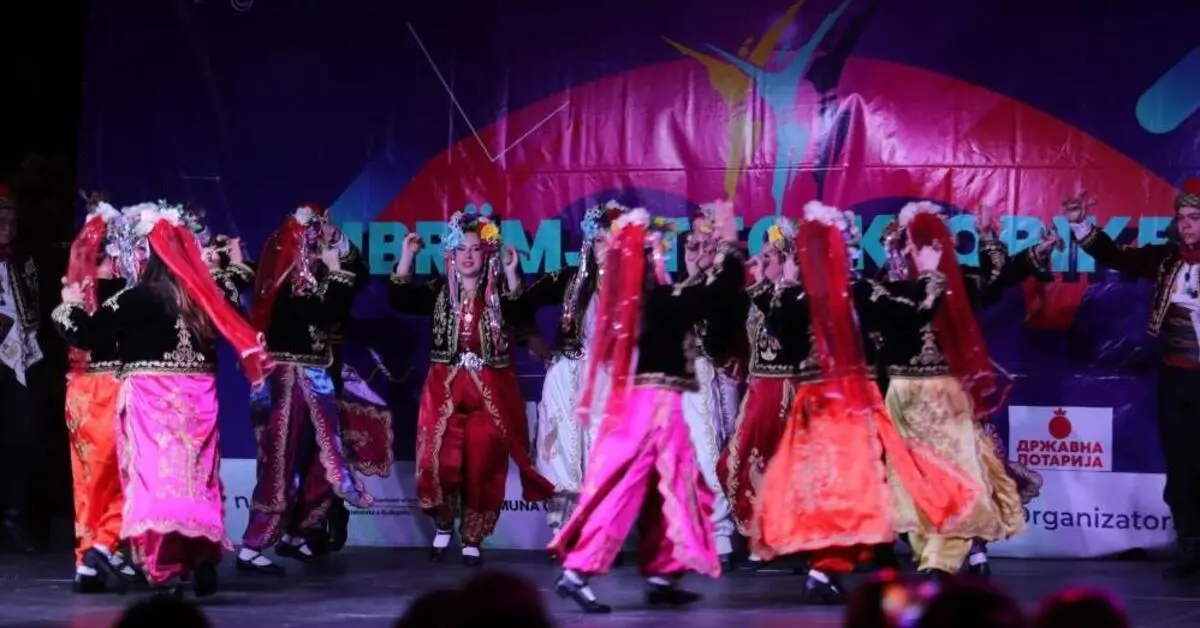 Genç Gazete Karagöz Halkdansları Topluluğu Üsküp’te Birinci Oldu 1