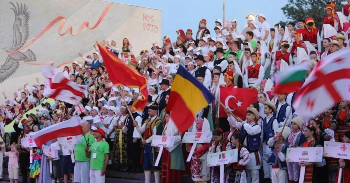 Genç Gazete Karagöz Halkdansları Topluluğu Üsküp’te Birinci Oldu 2