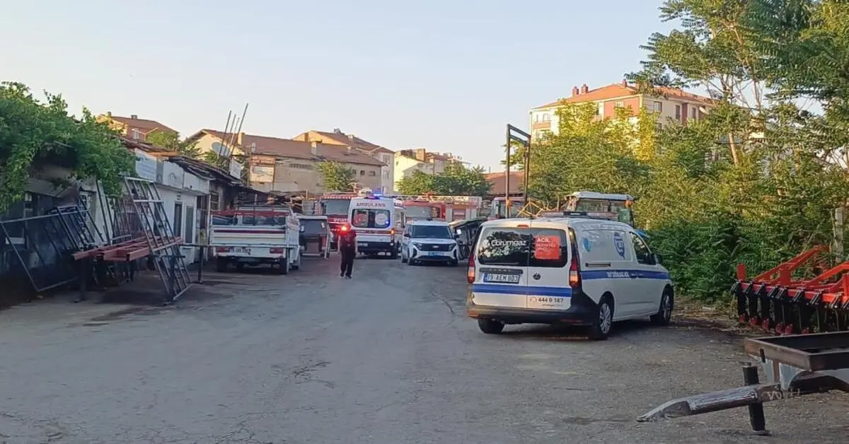 Genç Gazete Metruk İş Yerinde Yangın Korkutan Alevler Kontrol Altına Alındı 1