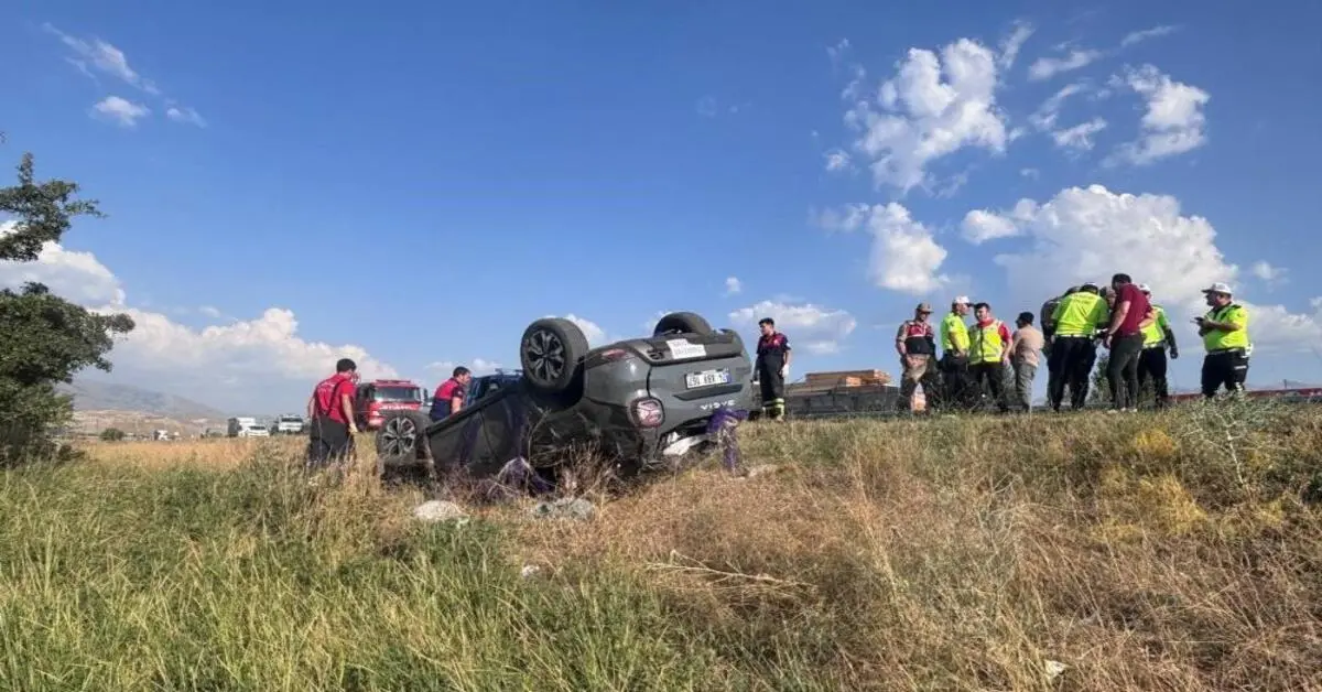 Genç Gazete Nişan Dönüşü Feci Kaza 1 Ölü, 4 Yaralı 2