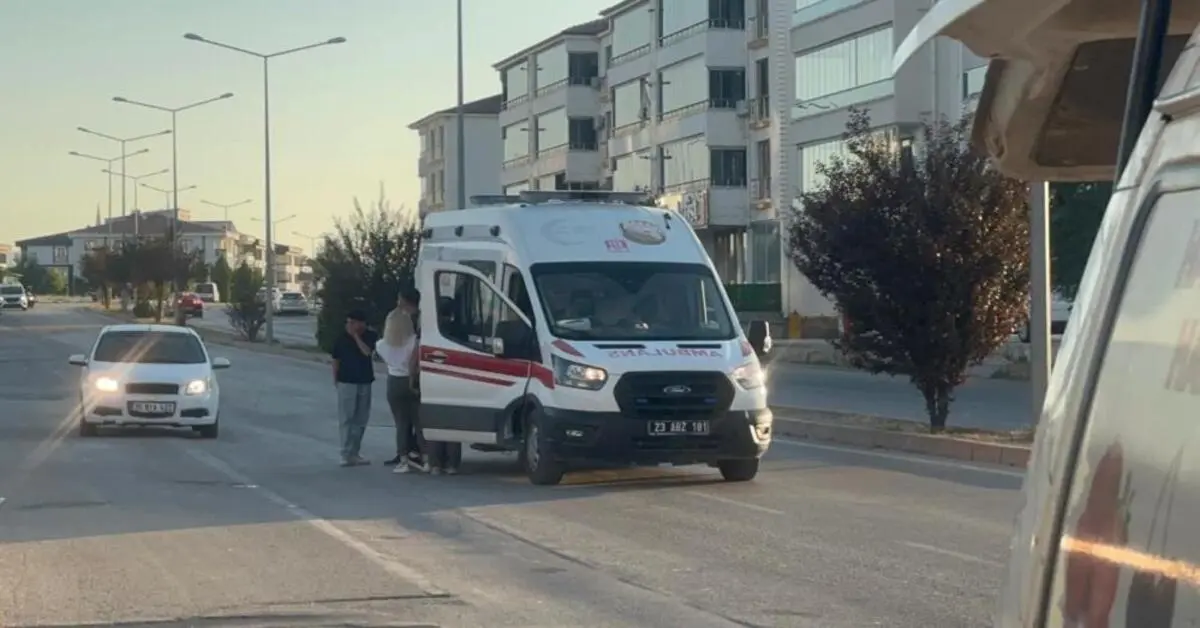 Genç Gazete Seyir Halindeki Panelvandan Düşen 16 Yaşındaki Çocuk Ağır Yaralandı 1