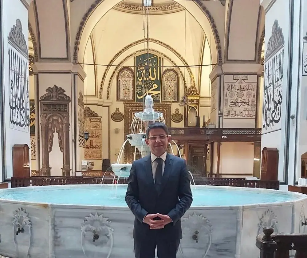 Genç Gazete Ulu Cami’de Edep Dışı Paylaşıma Sert Tepki “Maneviyatın Mekânı Gösteri Alanı Değildir”-1