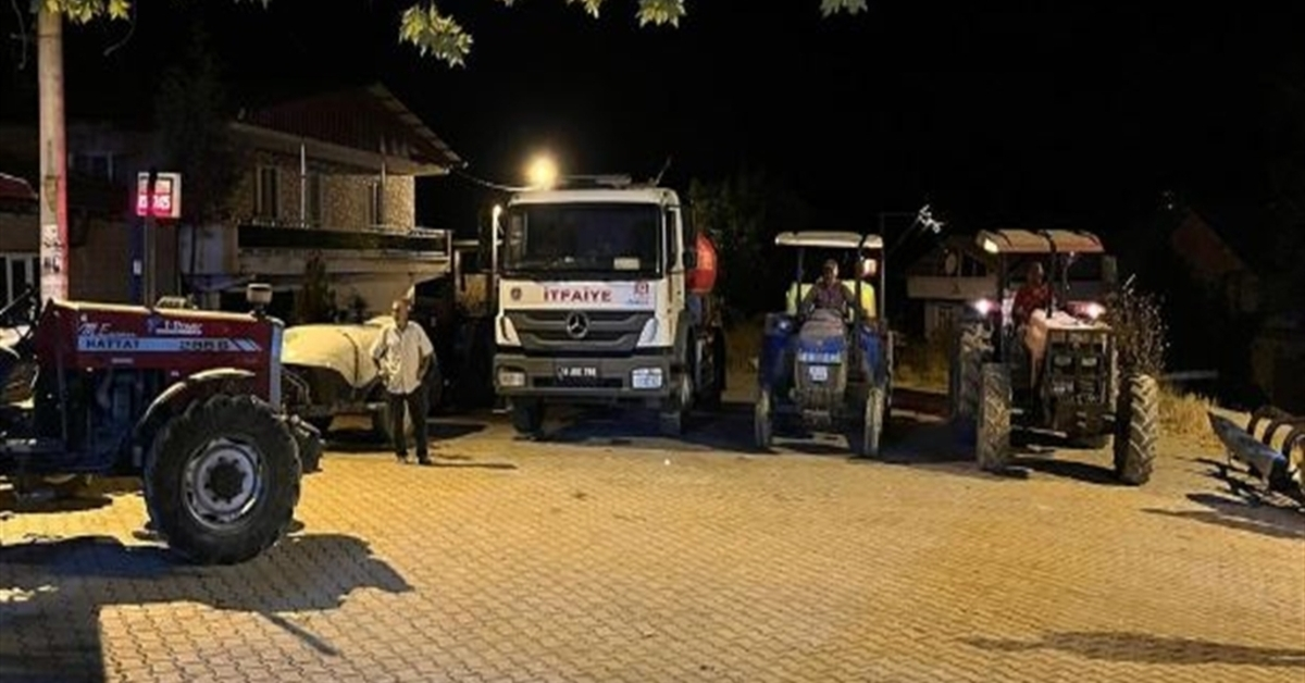 Genç Gazete Yenişehir'de Ekipler Ve Gönüllüler, Sınıra Yaklaşan Yangın Nedeniyle Teyakkuzda 1