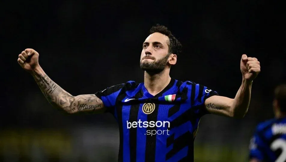 Hakan Çalhanoğlu Fenerbahçe'de (1)