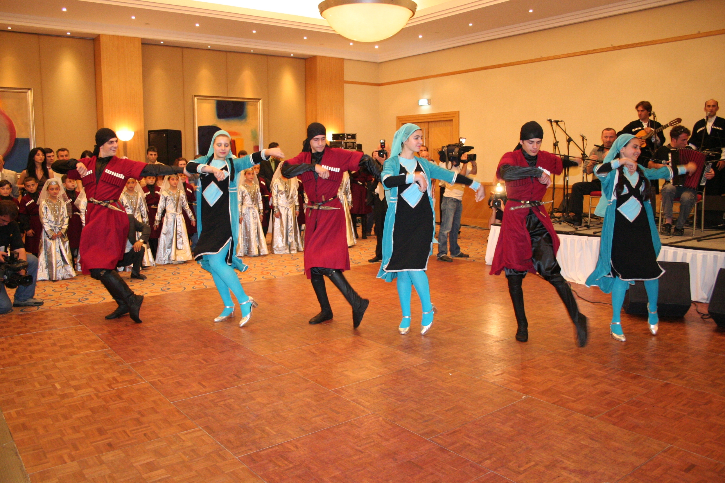 İnegöl Kafkas Folklor Ekipleri Arsiv Haber Genc Gazete (2)