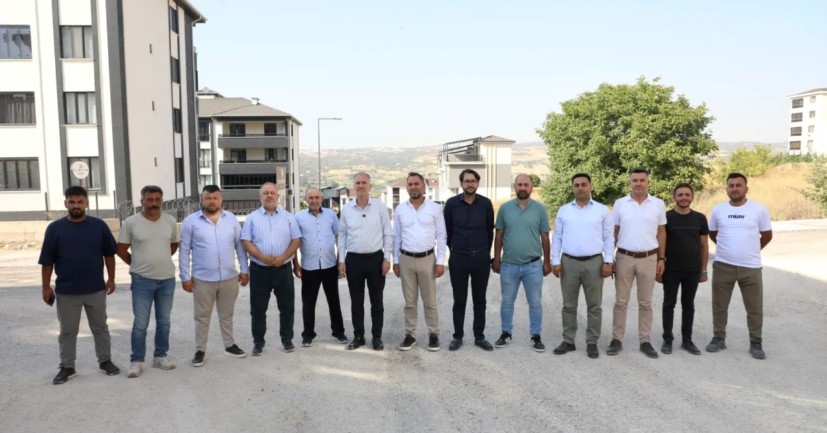 İnegöl’de 5 Mahallede 8 Sokağa Yeni Yol Ve Sathi Kaplama Çalışması (2)