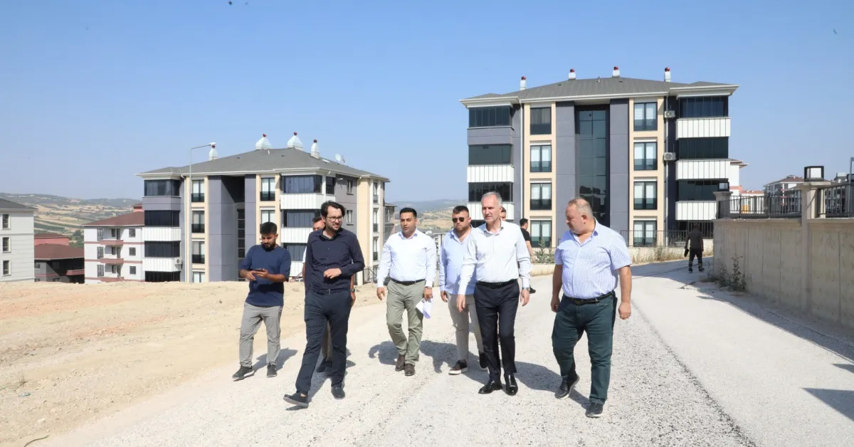 İnegöl’de 5 Mahallede 8 Sokağa Yeni Yol Ve Sathi Kaplama Çalışması (3)