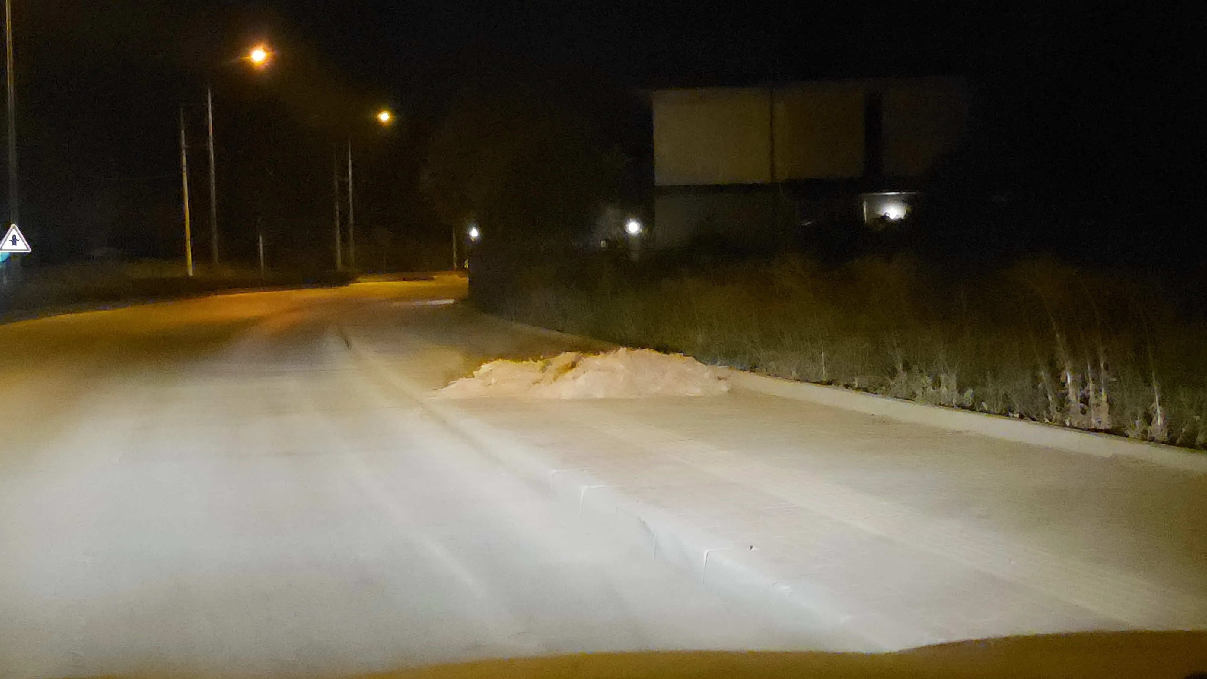 İnegöl'de Alkollü Şahıs, Saman Yığınlarını Ateşe Verdi! (1)