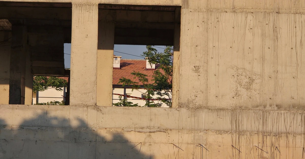 İnegöl’de Asansör Boşluğuna Düşen İşçi Ağır Yaralandı