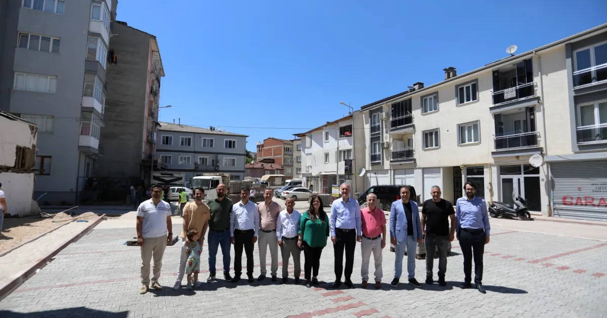 İnegöl’de Kamulaştırılan Alanlar Otopark Oluyor! 22 Araçlık Yeni Alan Hizmete Açıldı (1)