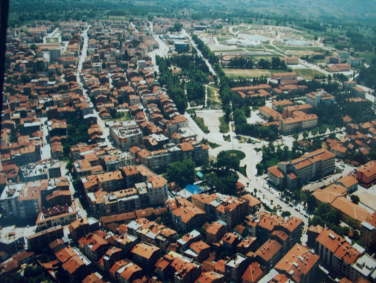 İnegöl'de Kavurucu Sıcaklar Arşivden Haber 2006 Temmuz Gencgazete (3)