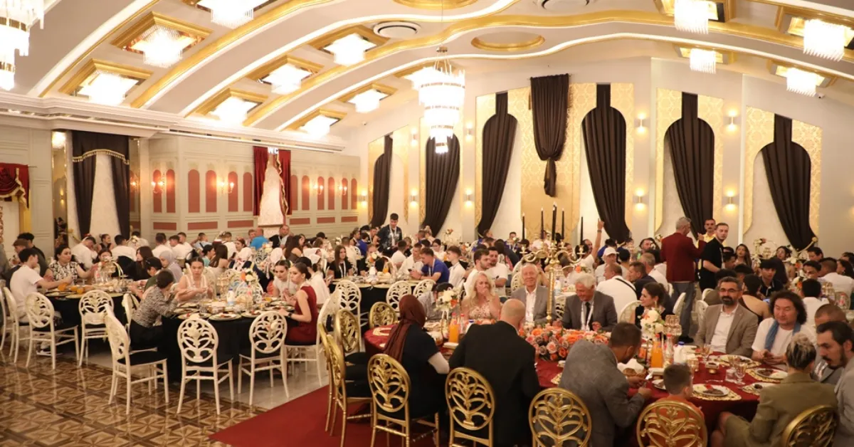 İnegöl’de Kültür Sofrası Kuruldu! 10 Ülke Aynı Masada Buluştu (16)