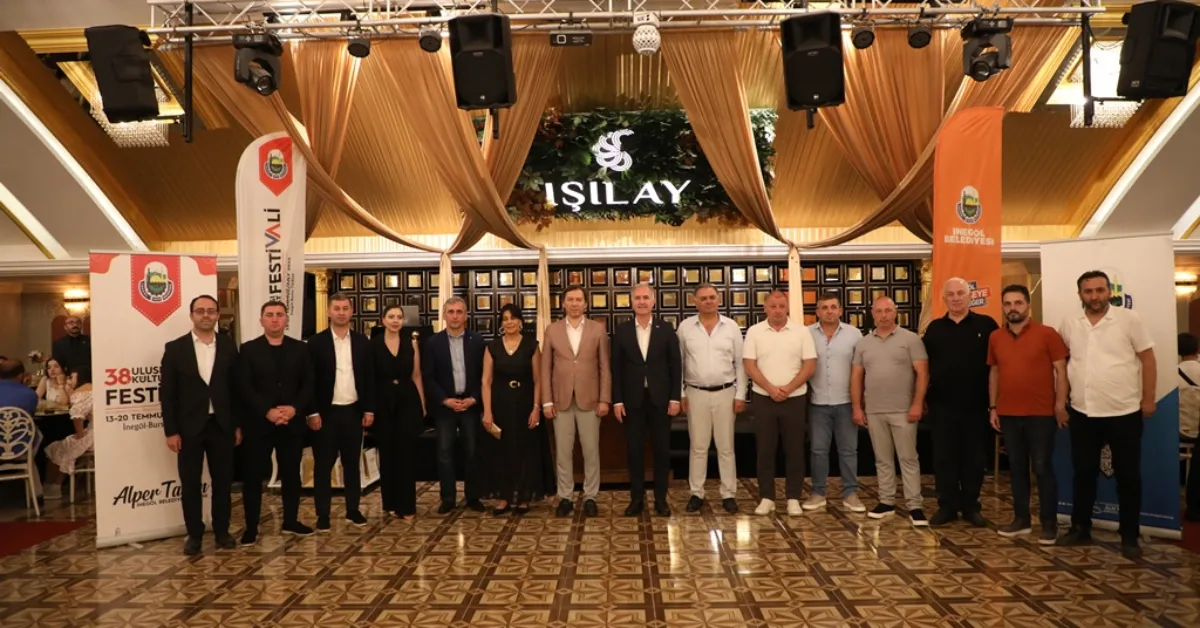 İnegöl’de Kültür Sofrası Kuruldu! 10 Ülke Aynı Masada Buluştu (2)