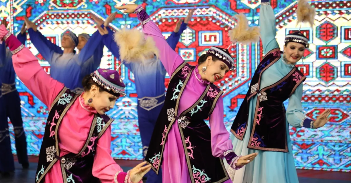 İnegöl’de Kültür Sofrası Kuruldu! 10 Ülke Aynı Masada Buluştu (8)