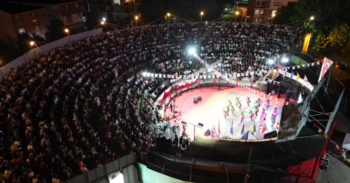 İnegöl’ün Kültür Festivalinde Altın Mobilya Ödülünü Kktc Kazandı (4)