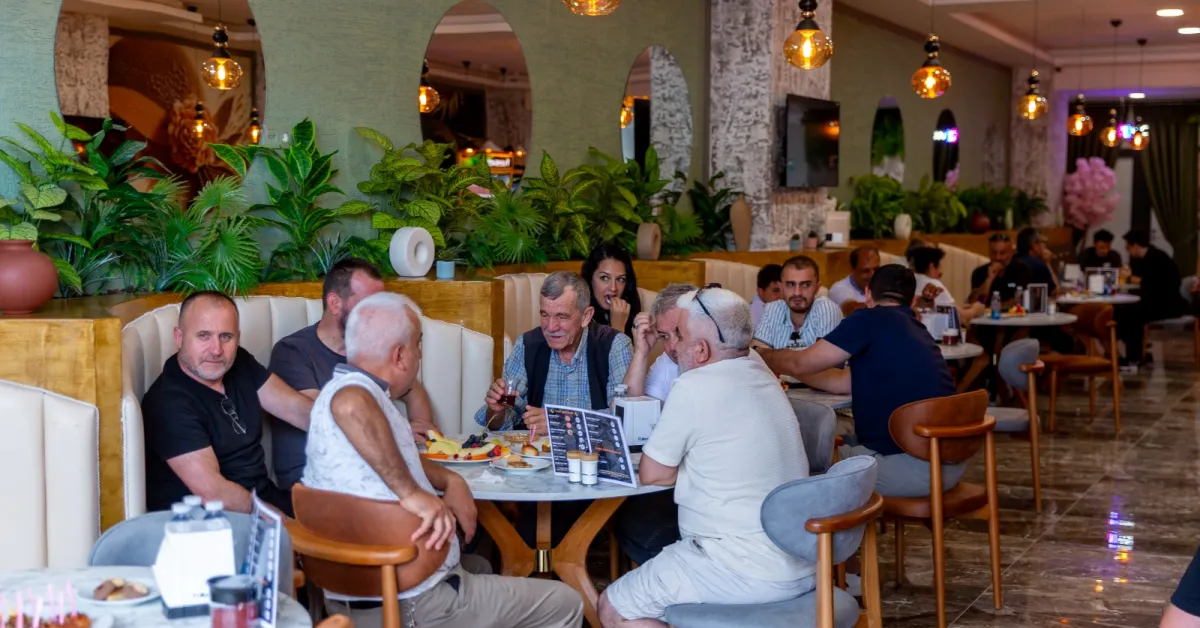 İnegöl’ün Meşhur Cerrah Tostçusu İkinci Şubesini Hizmete Açtı (3)
