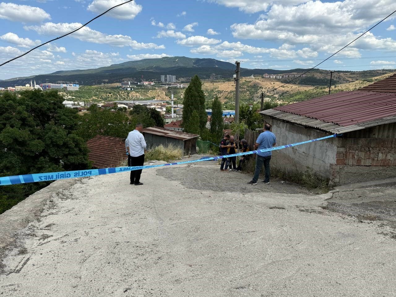 Karabük’te Dengesini Kaybederek Düşen Kişi Hayatını Kaybetti (2)